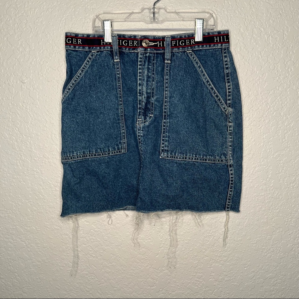 VTG Tommy Hilfiger Logo Denim Jean Mini Skirt Size 8 Women's Y2K 90s Raw Hem